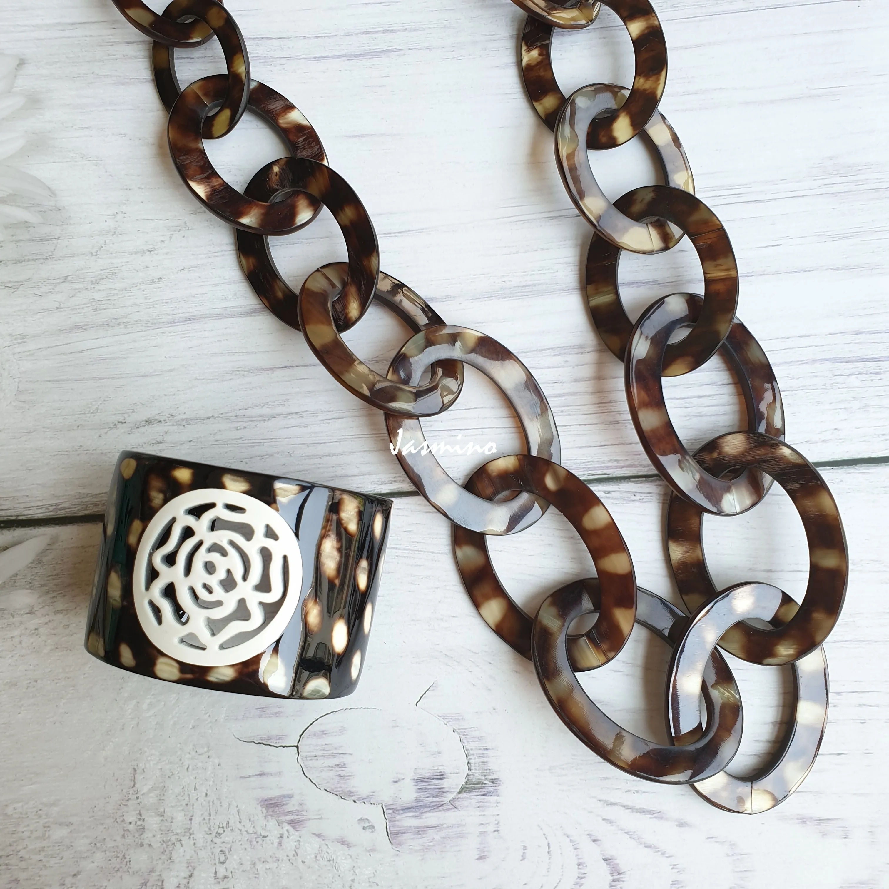 Charming Buffalo Horn Necklace J18135, Made by Natural Material